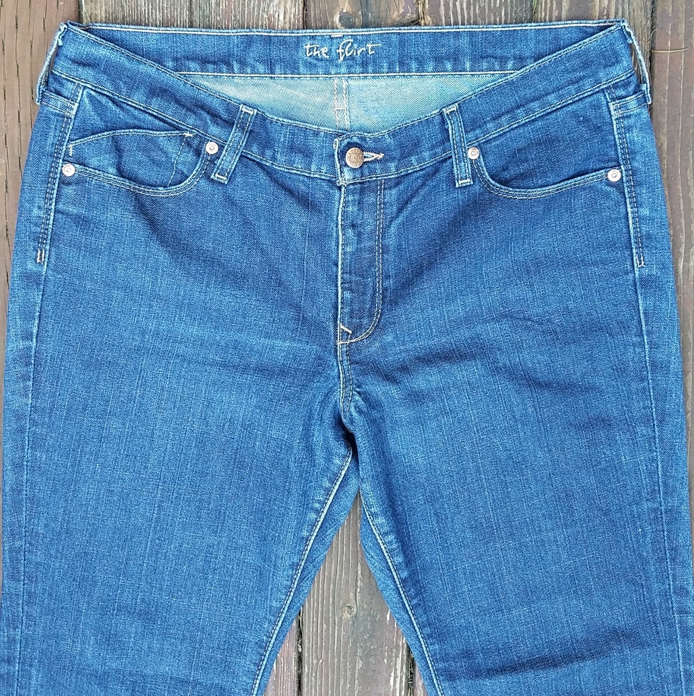 Old Navy 'The Flirt' Short, Mid-Rise, Boot-Cut & Stretch Dark Blue Jeans - 14 - Picture 4 of 12